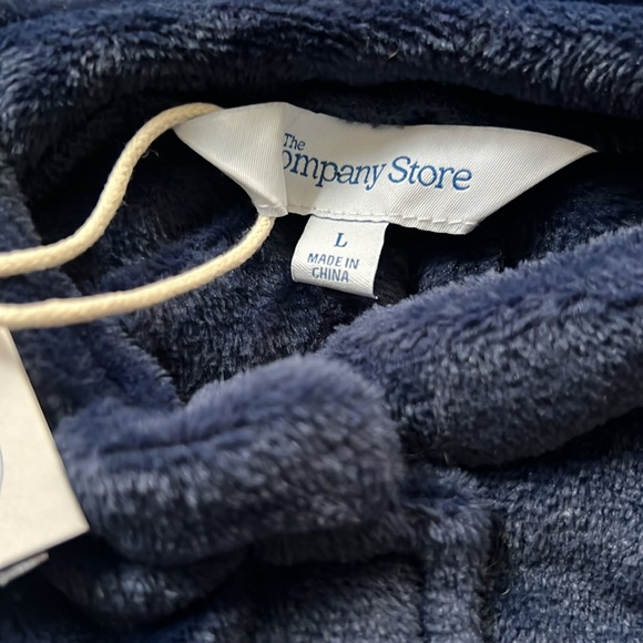 The Company Store Dog jacket. Neither worn. One Large one XL - Picture 6 of 8